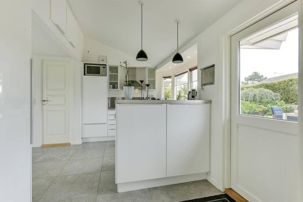 Eksklusiv Sommerhus Beliggende I Vandkanten Munkebo Exterior photo